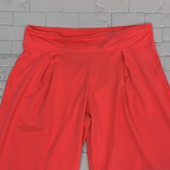 Fabletics Crop Pants Size XL Bright Coral pink Stretchy Lounge Comfort - Picture 3 of 13